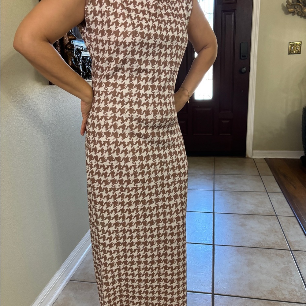 SHEIN Brown and White Houndstooth Midi Dress